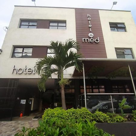 Hotel Med 70 Медельин Экстерьер фото