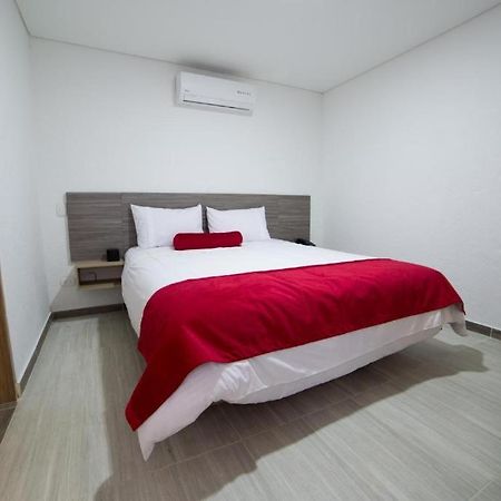 Hotel Med 70 Медельин Экстерьер фото