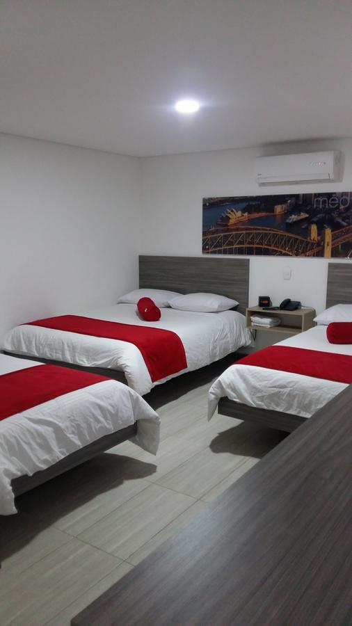 Hotel Med 70 Медельин Экстерьер фото