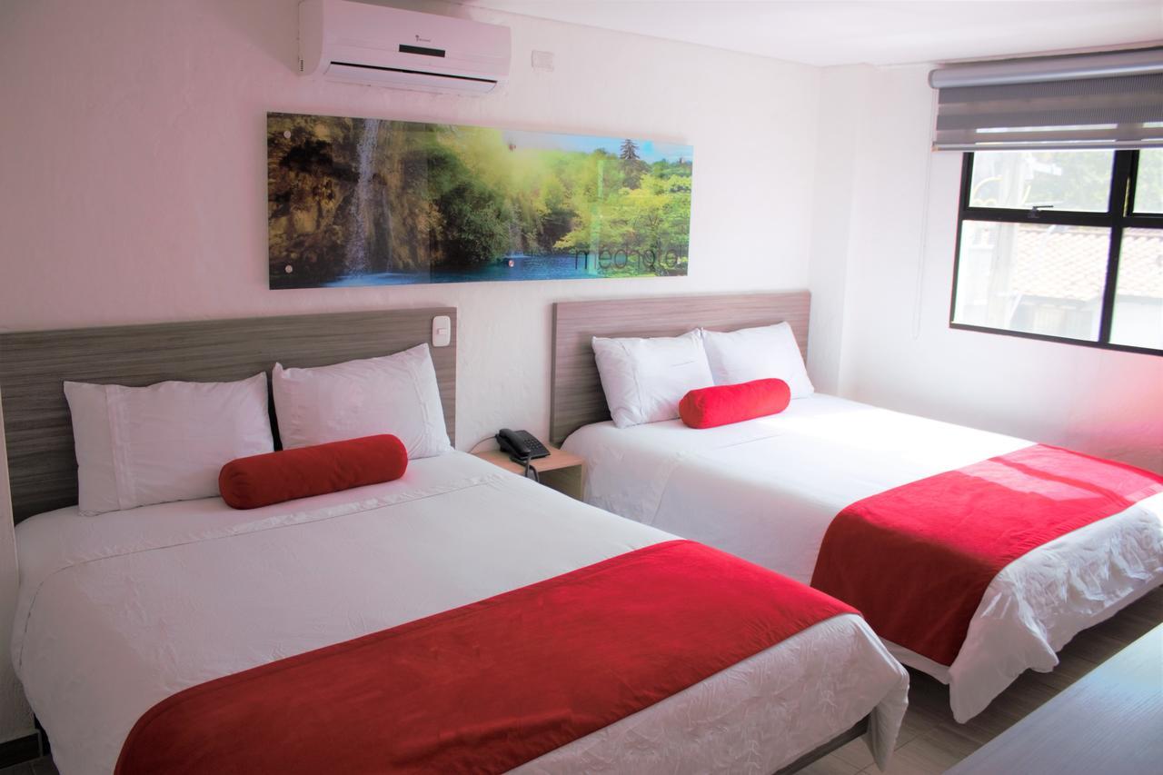 Hotel Med 70 Медельин Экстерьер фото
